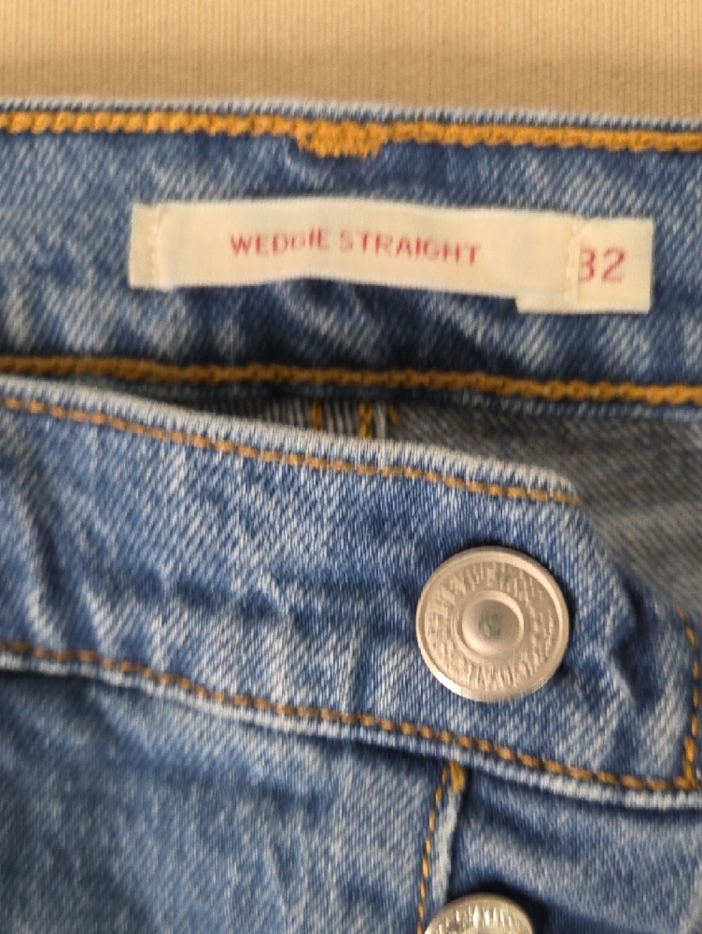 Levi's 32 Waist Wedgie Style / High Rise/ Loose In Legs - Picture 4 of 8